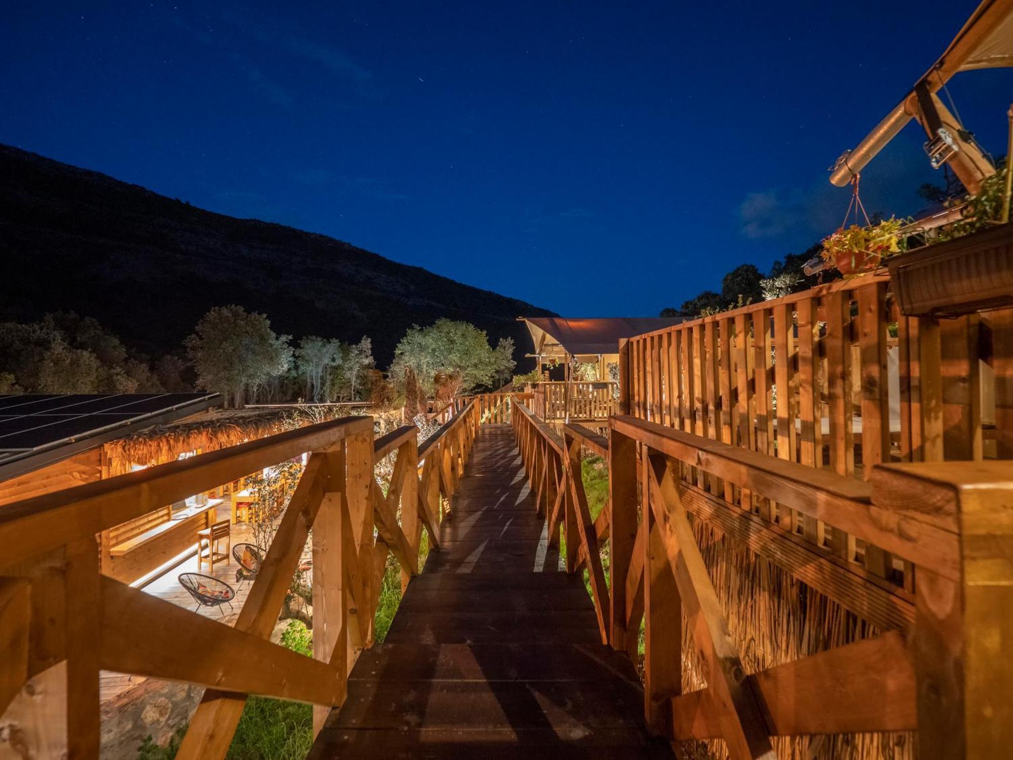 Sea Glamping Hotel Kotor Exterior foto