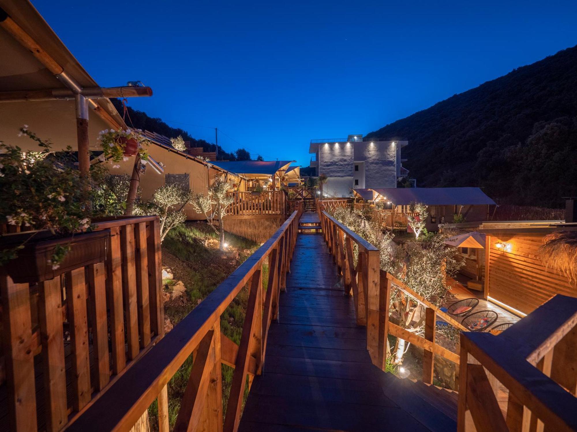 Sea Glamping Hotel Kotor Exterior foto